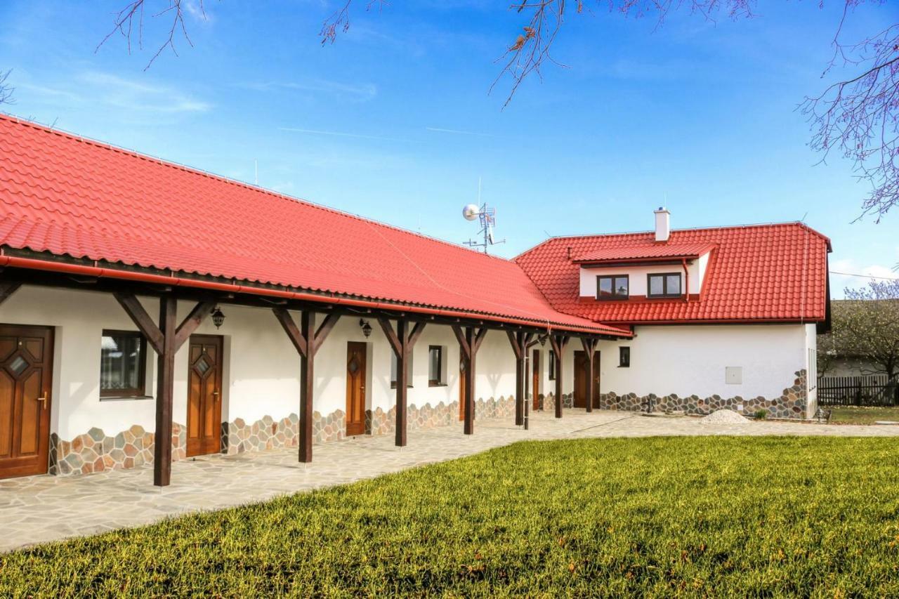 Ubytovani Na Przenskych Pasekach Mikuluvka Bagian luar foto